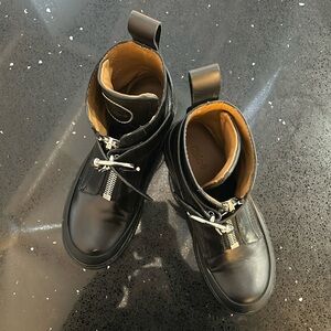 listing-status-banner